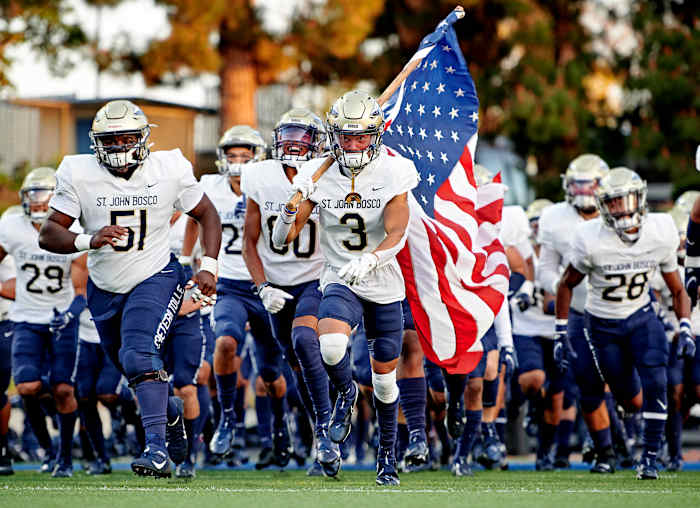 HS_Football_Bosco_Mater_Dei_00001